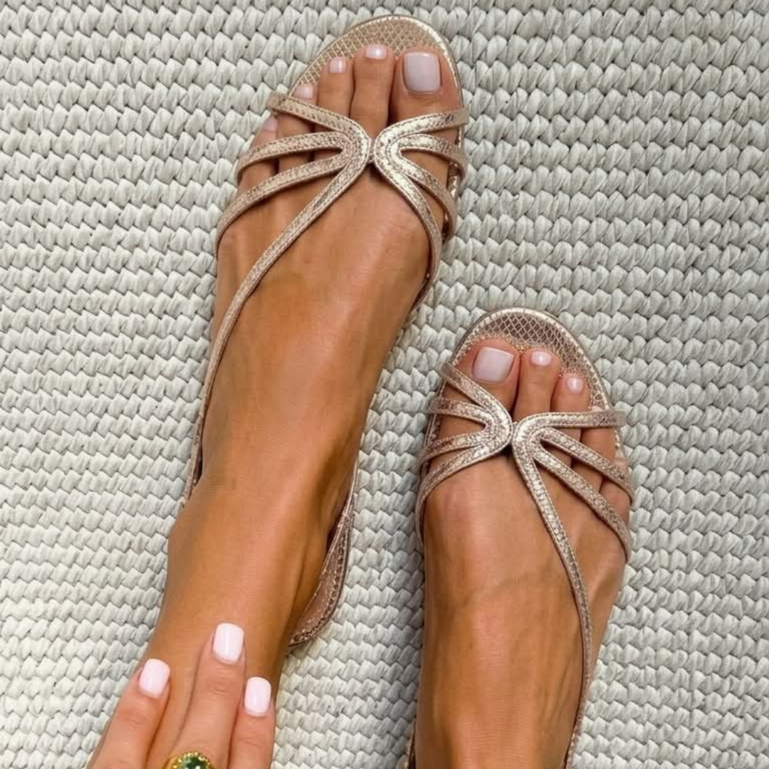 Sandalias metalizadas con tiras