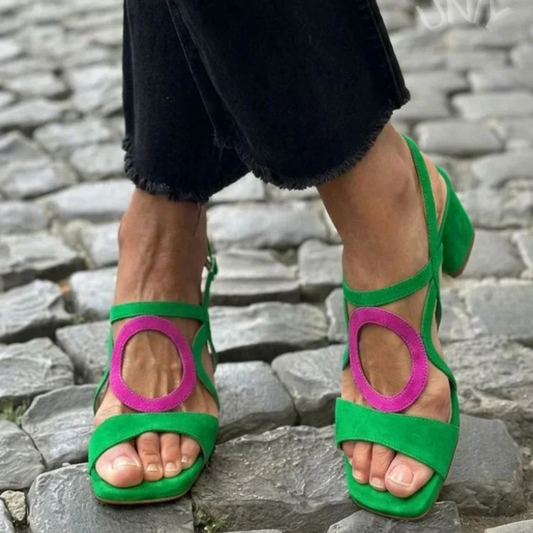 Sandalias con punta cuadrada y corte redondeado