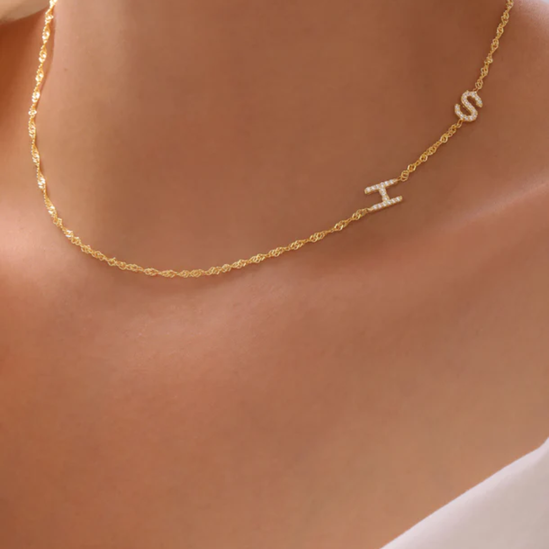 Collar vintage con dos letras personalizable