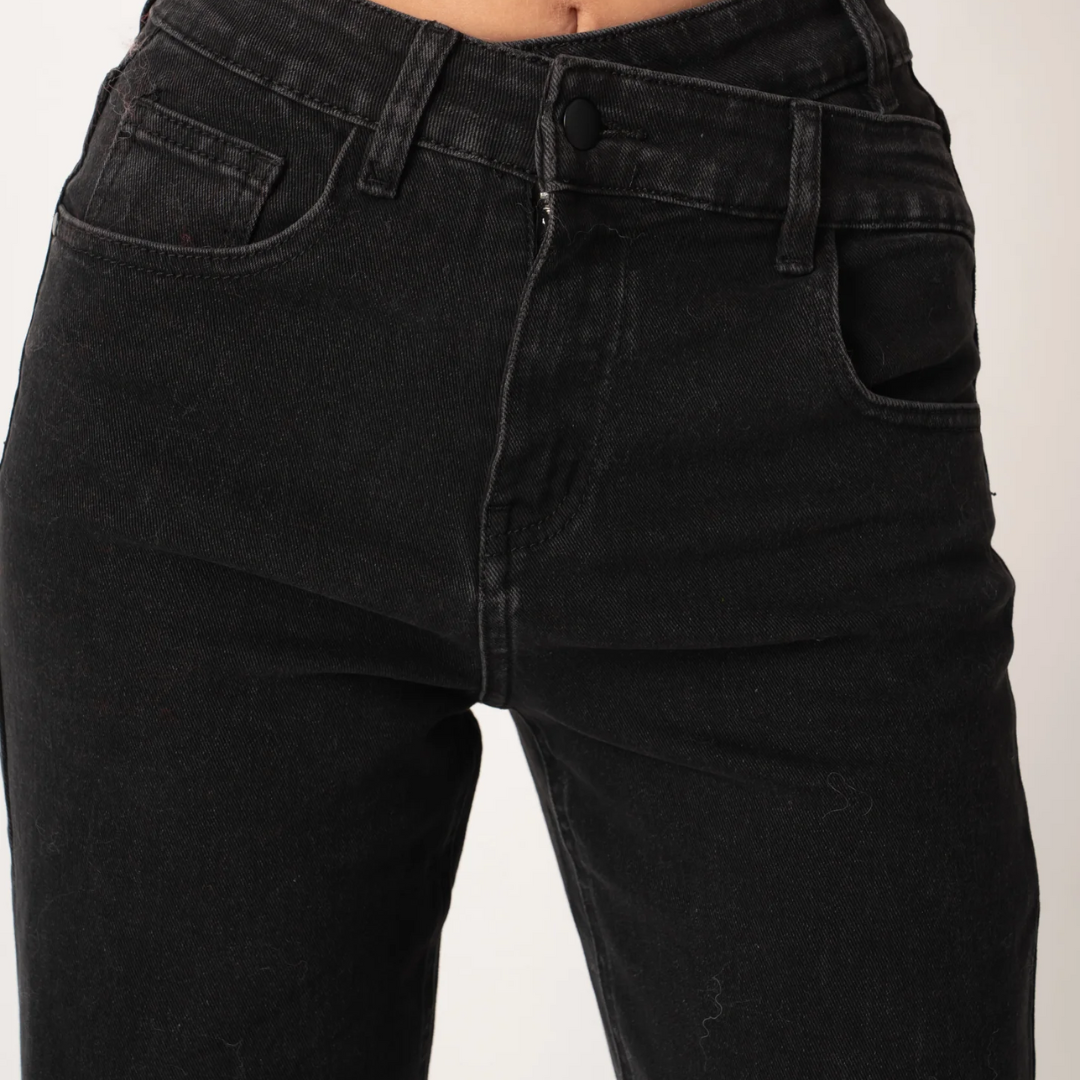 Marta | Vaqueros rectos asimétricos negro