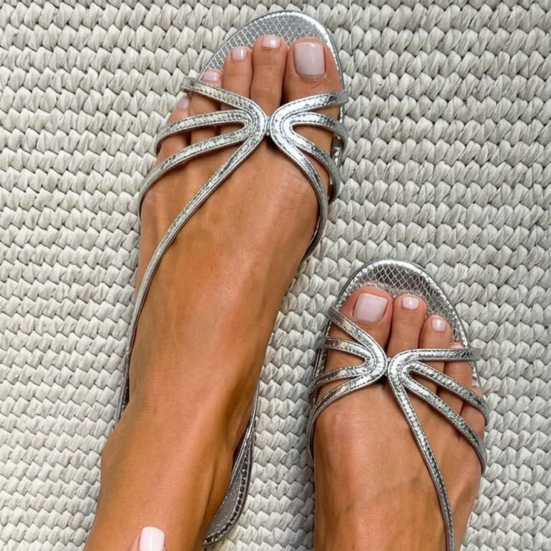 Sandalias metalizadas con tiras