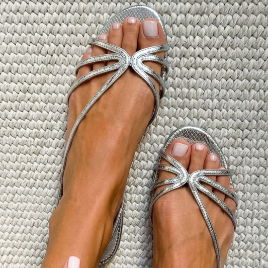 Sandalias metalizadas con tiras