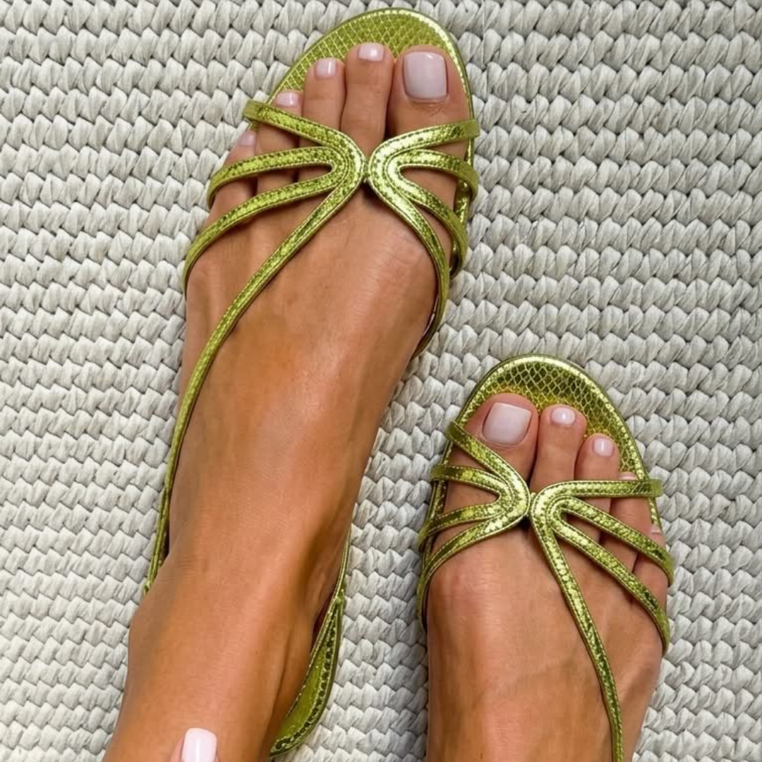 Sandalias metalizadas con tiras