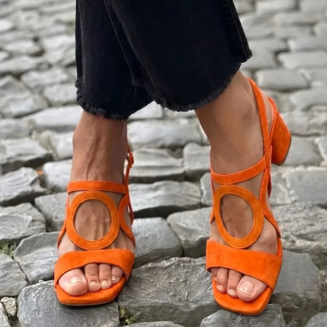 Sandalias con punta cuadrada y corte redondeado